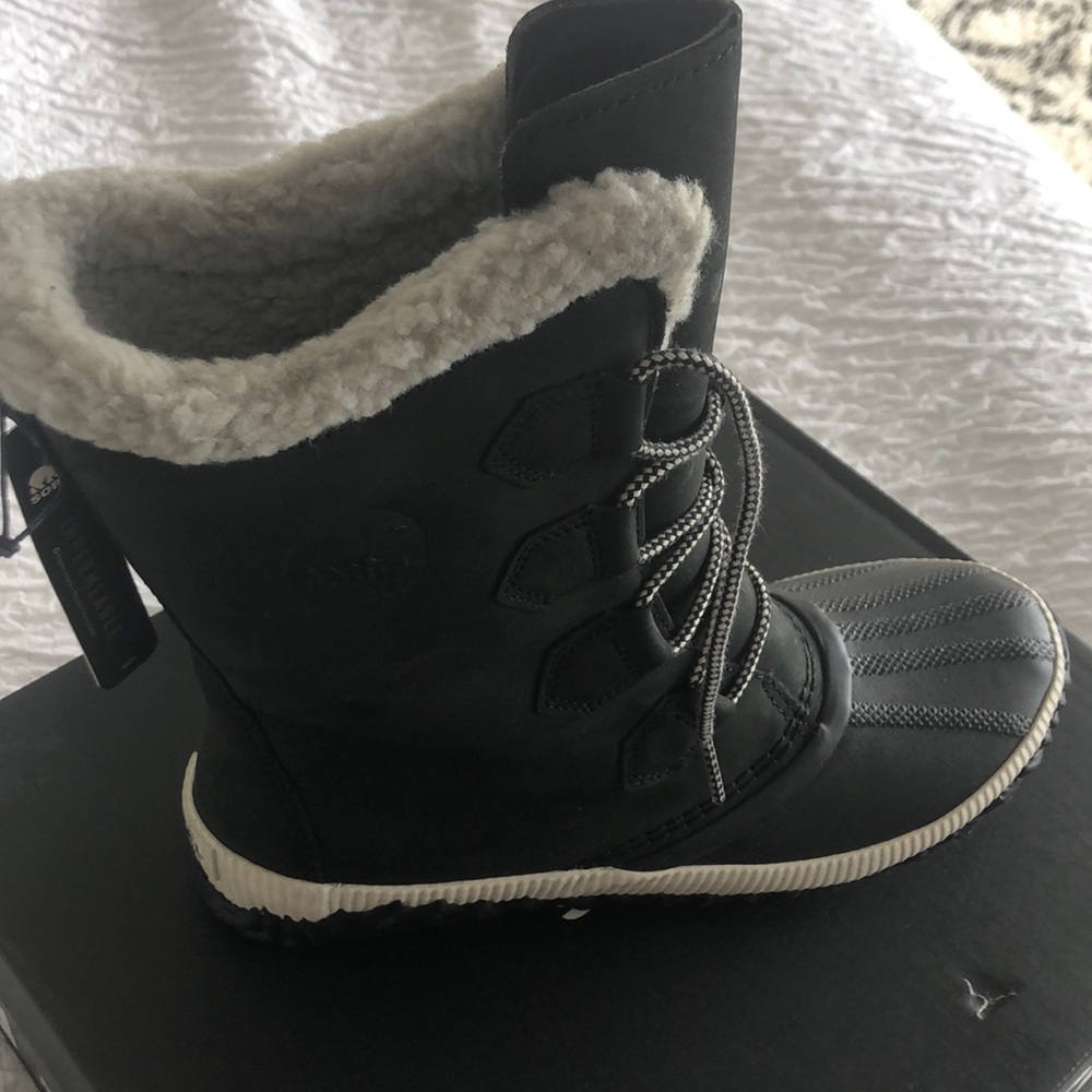 “Sorel” Black... Out and About Plus Tall